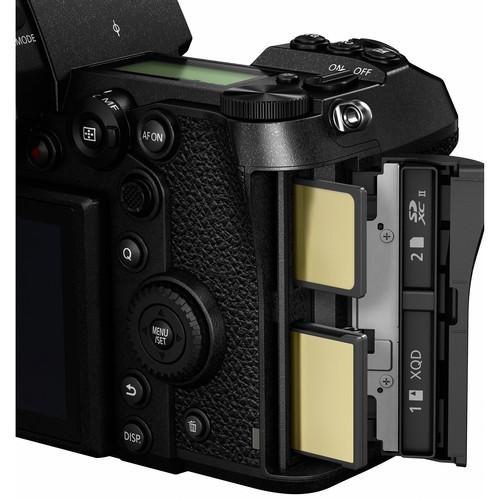 PANASONIC LUMIX S1R KIT WITH 24-105MM